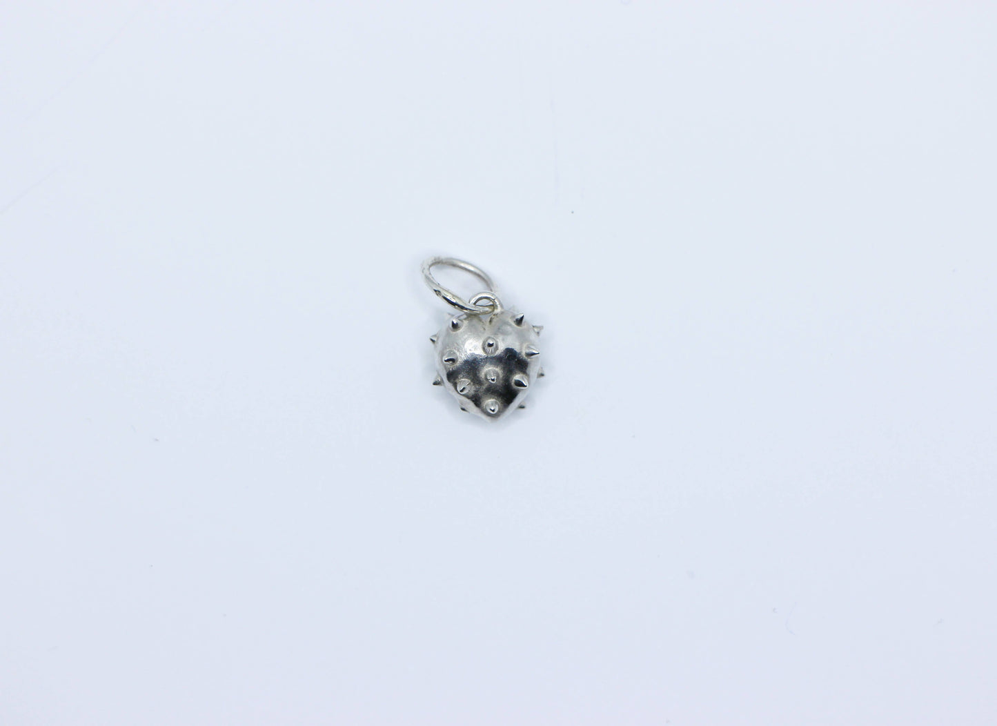 [pre-order] small flail heart pendant top